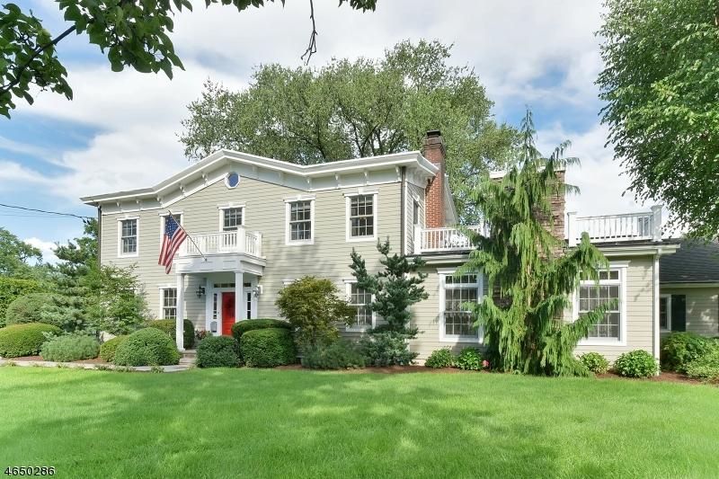 525 N Maple Ave - Photo 1