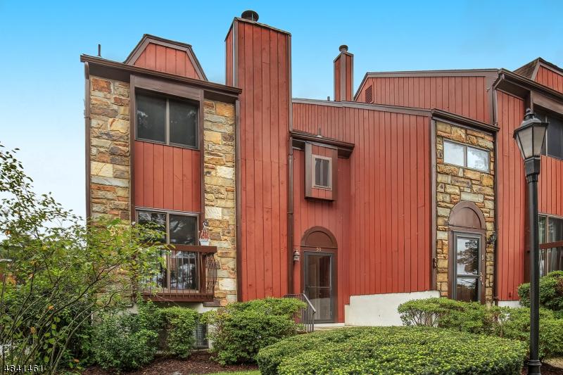 30 Bennington Sq - Photo 1
