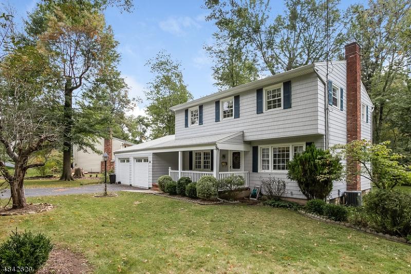 165 Lawrence Dr - Photo 1
