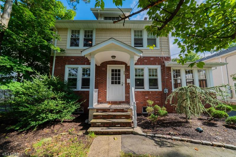 561 Trinity Pl - Photo 1