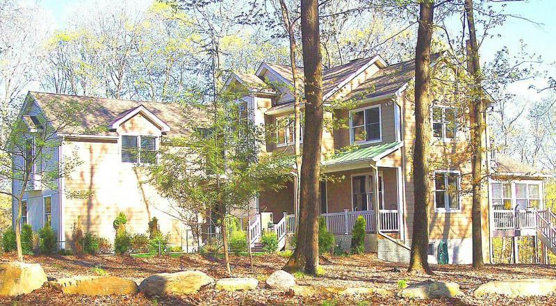 973 Millbrook Rd - Photo 1