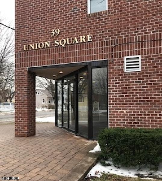 39 Union St - Photo 1