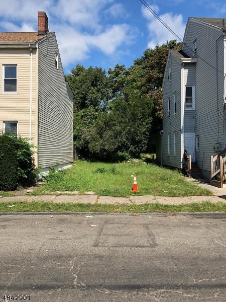 59 Montgomery St - Photo 1