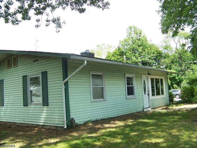 416 Brakeley Ave - Photo 1