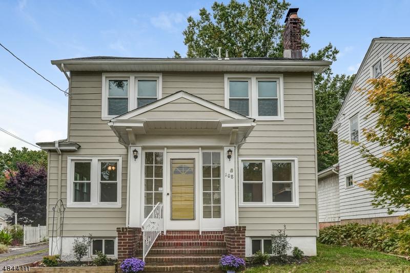 108 Plymouth Ave - Photo 1
