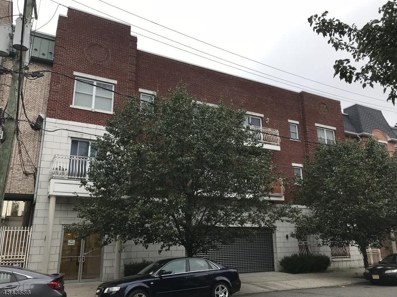 29 Freeman St 1A - Photo 1
