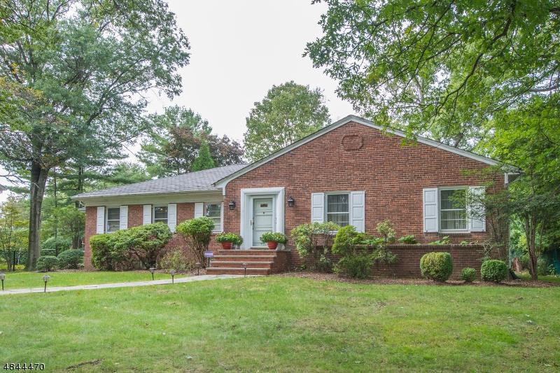 49 Crest Dr - Photo 1