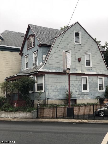 489 W Market St - Photo 1