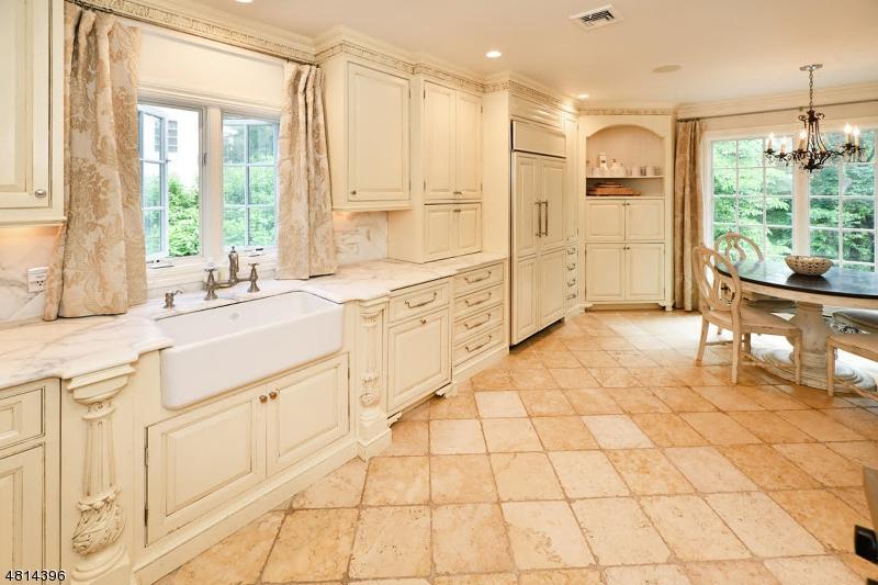 869 Hillcrest Rd - Photo 1