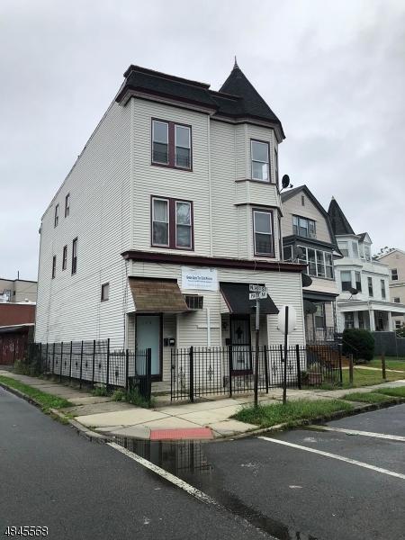 172 N 14Th St - Photo 1