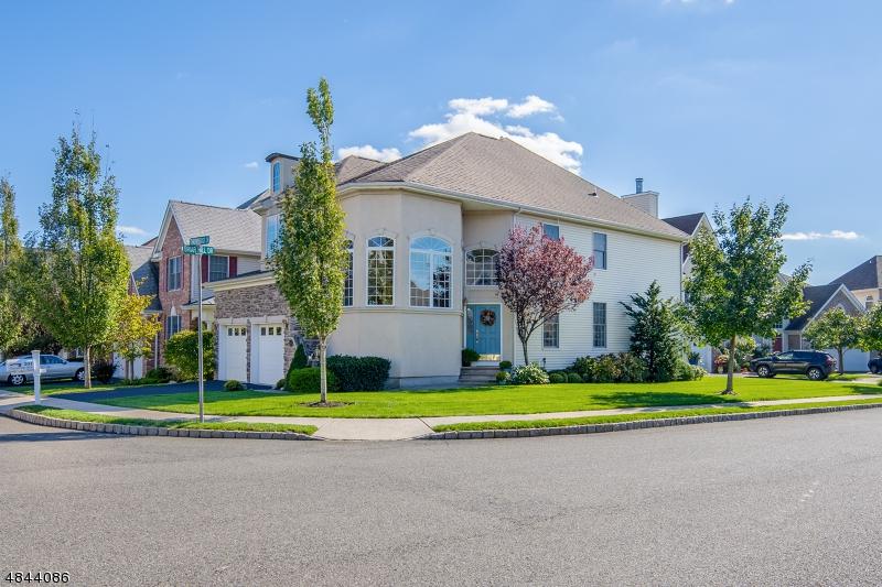 201 Throwbridge Dr - Photo 1