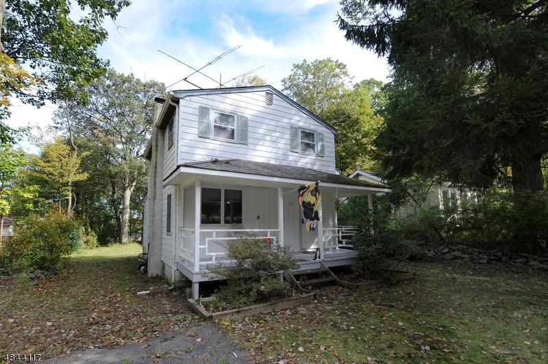 21 Elizabeth Rd - Photo 1