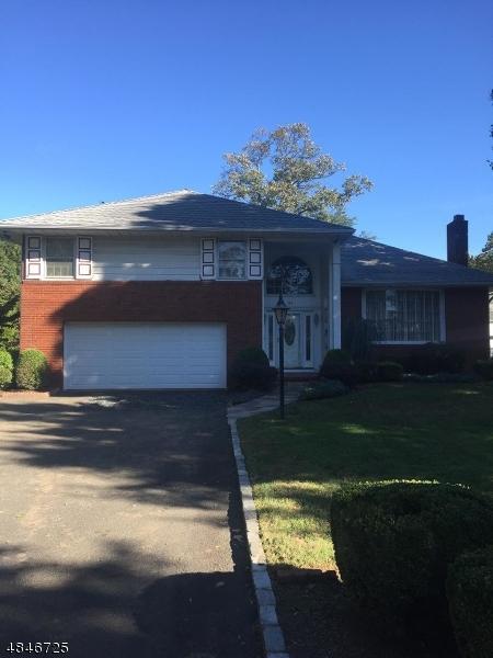744 Amboy Ave - Photo 1