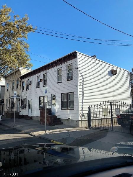 42 Pulaski St - Photo 1