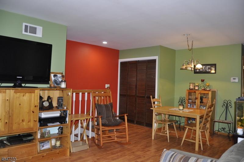 1911 Stonegate Ln - Photo 1