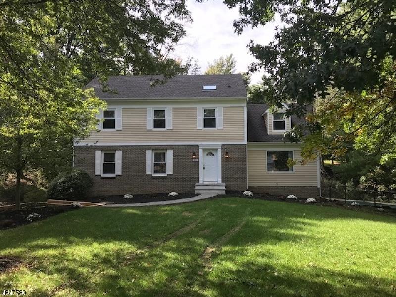 215 Oak Ave - Photo 1
