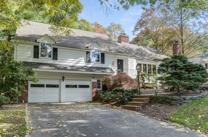 25 Highlands Ave - Photo 1