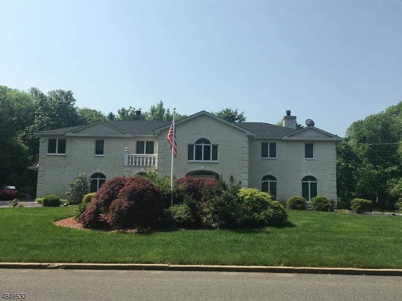 672 Knollwood Rd - Photo 1