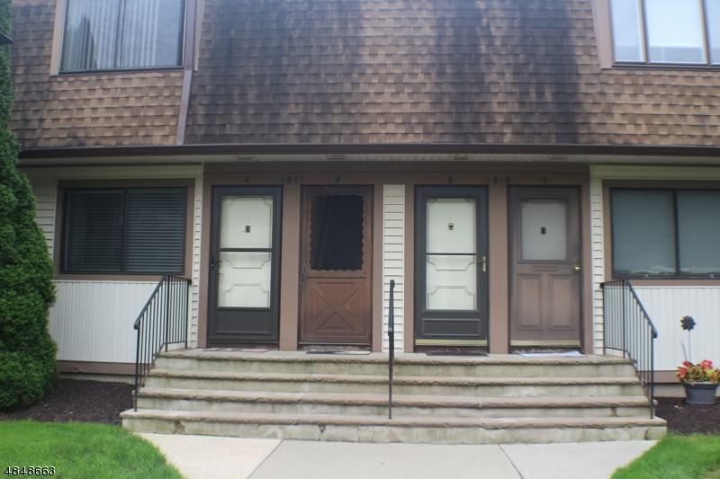 1917 Stonegate Ln - Photo 1
