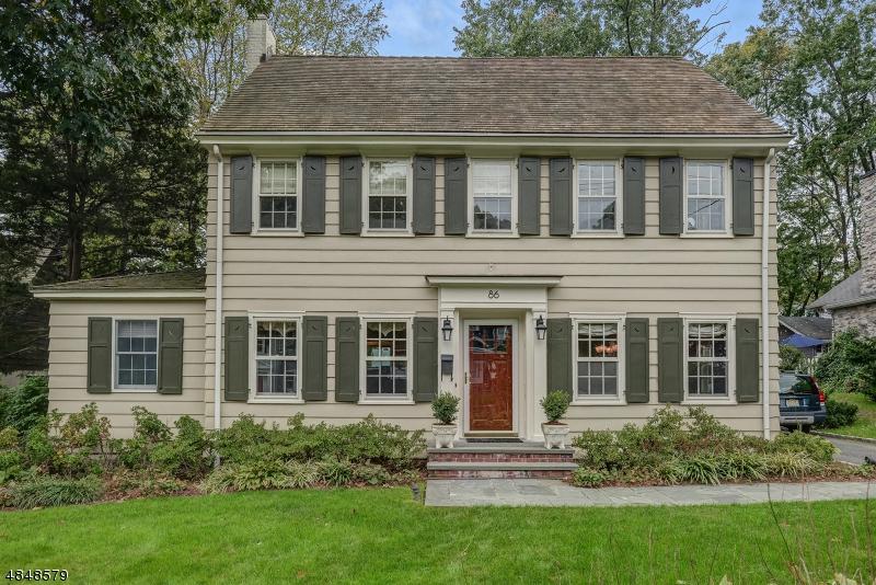 86 Jefferson Ave - Photo 1