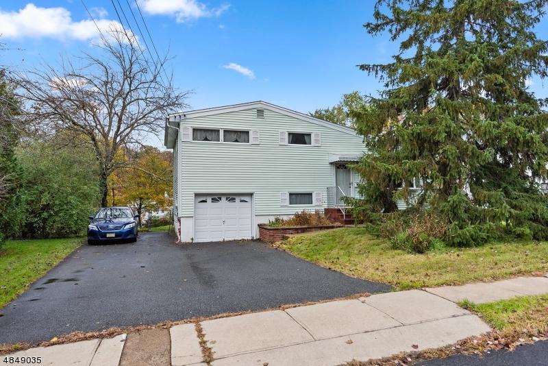 27 Richard St - Photo 1