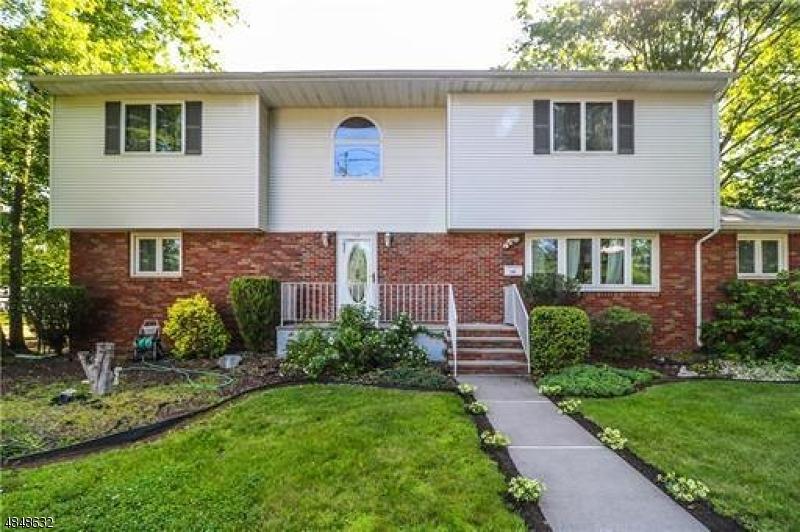 120 Center St - Photo 1