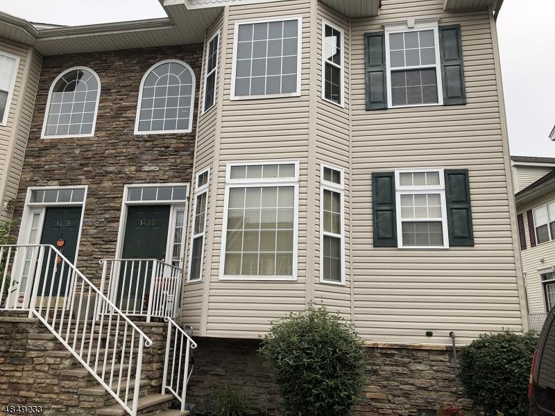 1435 Barnhardt Ln - Photo 1