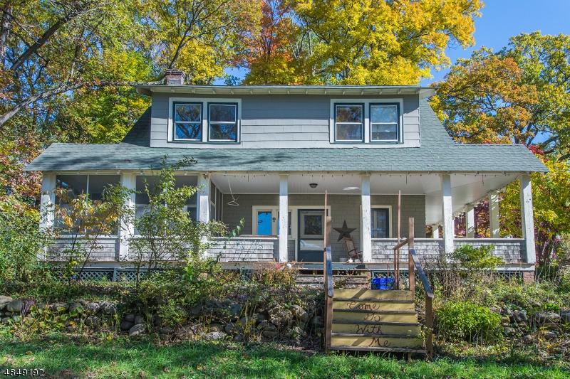 21 Ridgewood Ave - Photo 1