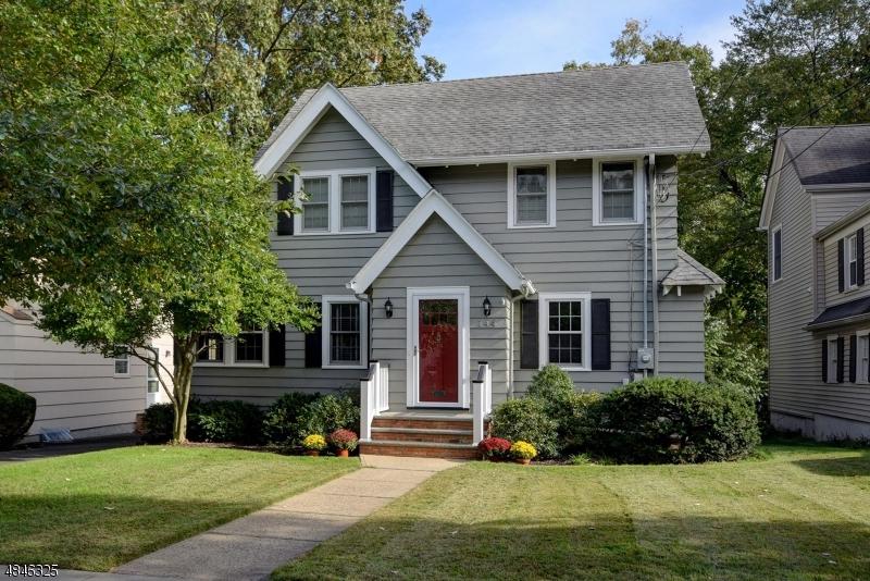 744 Oak Ave - Photo 1