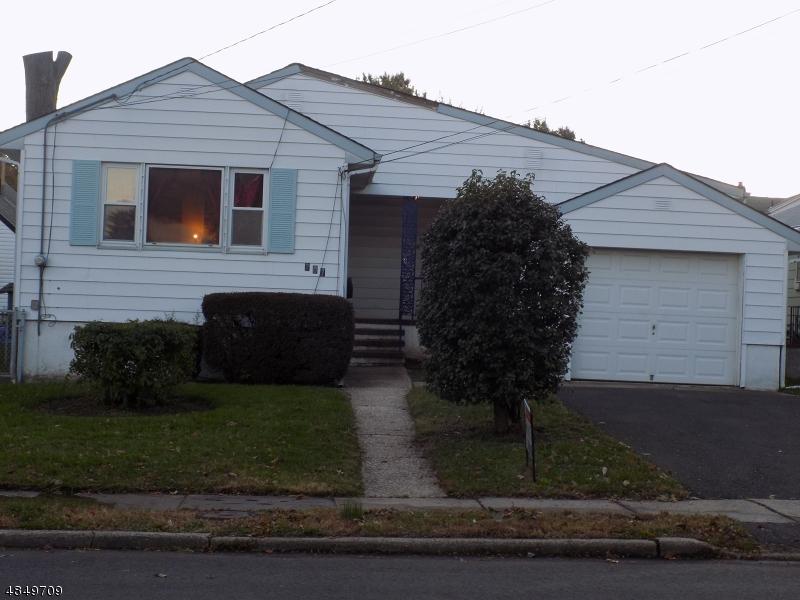 207 Lincoln St - Photo 1