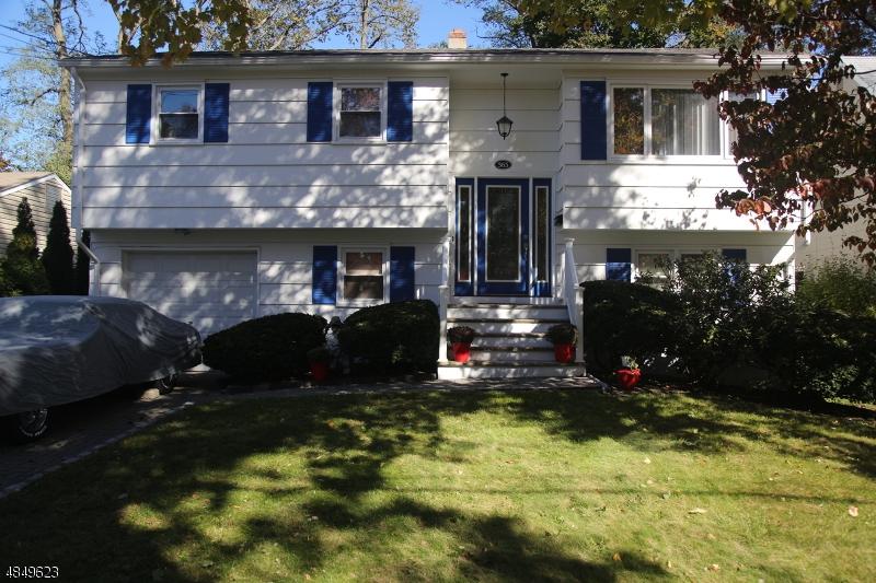 365 Jackson Ave - Photo 1