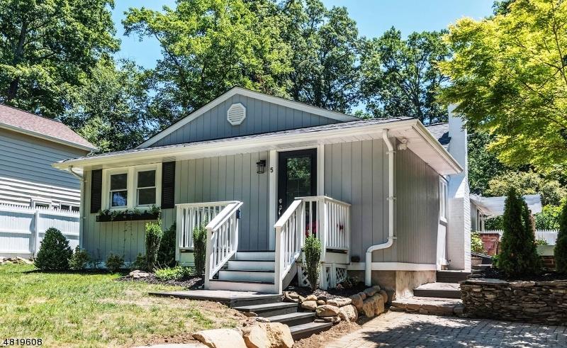 5 Cobb Ln - Photo 1