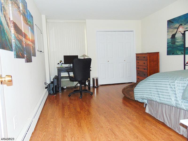 824 Main - Photo 1