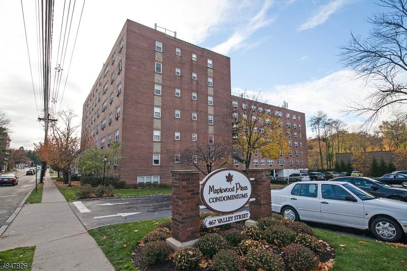 465 Valley St - Photo 1