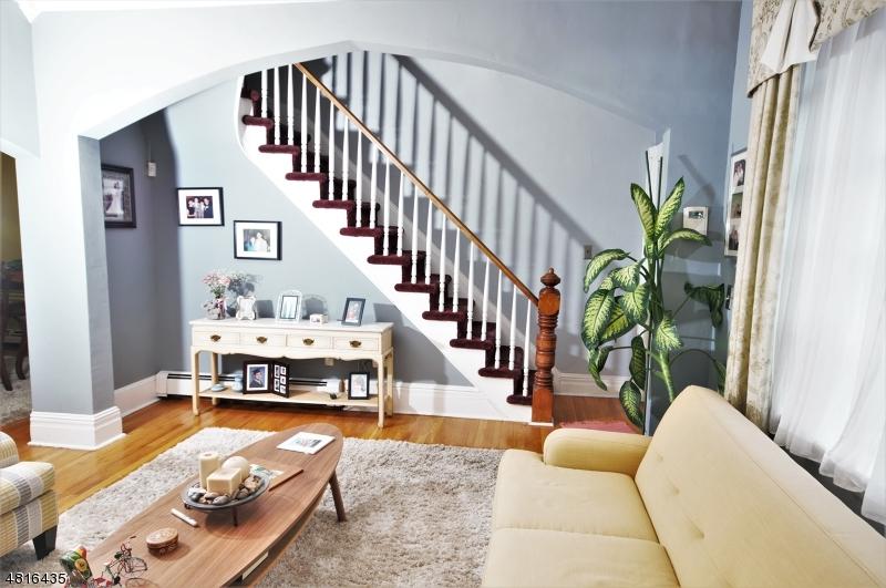 61 Barbour St - Photo 1