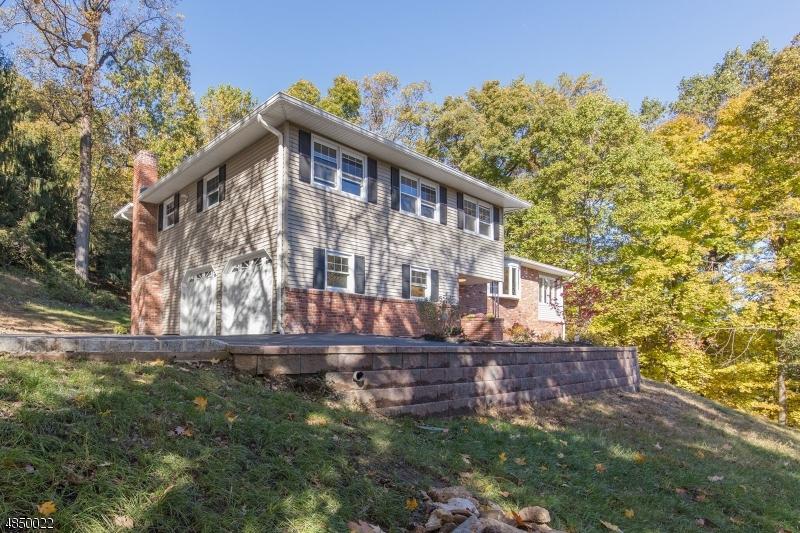 26 Manor Ln - Photo 1