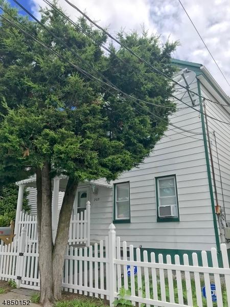 203 Paxton St - Photo 1