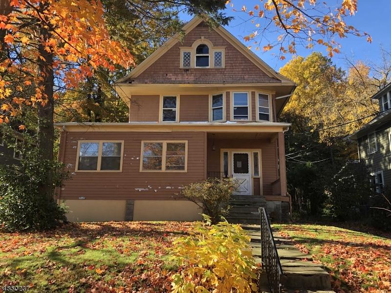 110 Essex Ave - Photo 1