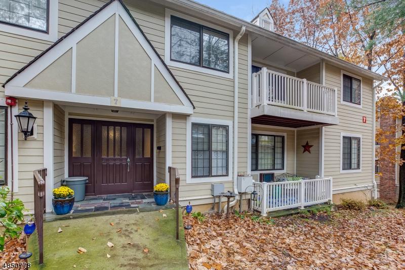 7 Foxwood Dr - Photo 1
