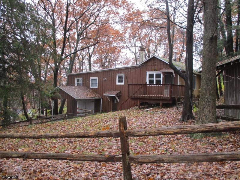 872 Warwick Tpke - Photo 1