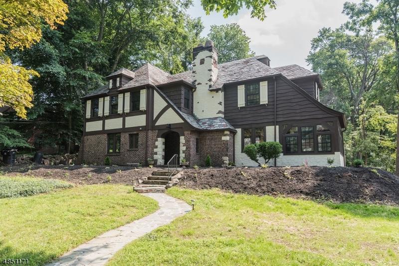 621 Belvidere Ave - Photo 1
