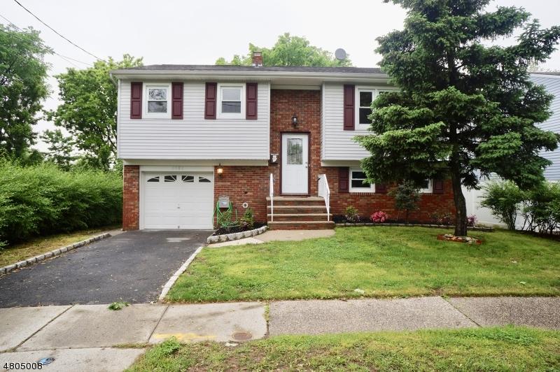 1901 Henry St - Photo 1