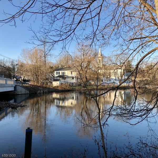 27 Center St - Photo 1