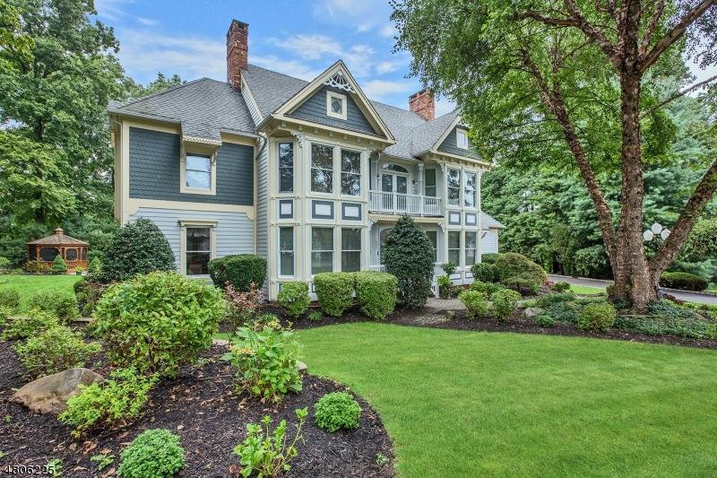 7 Justin Dr - Photo 1