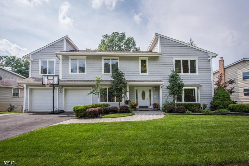 46 Chicopee Dr - Photo 1