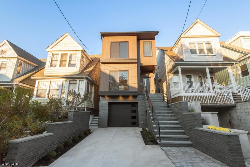 152 Beach St - Photo 1