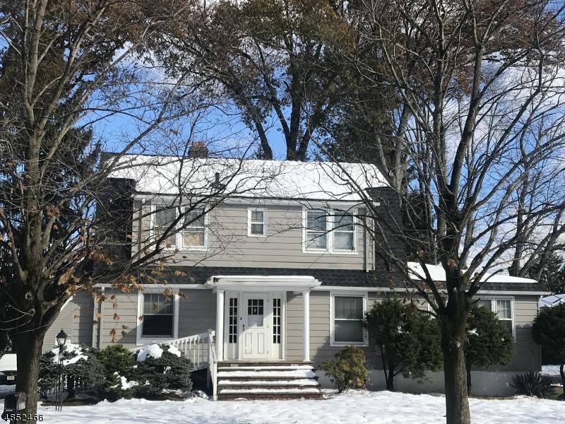 377 Hollywood Ave - Photo 1