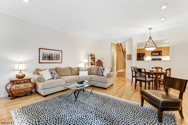 251 Plymouth Ct - Photo 1