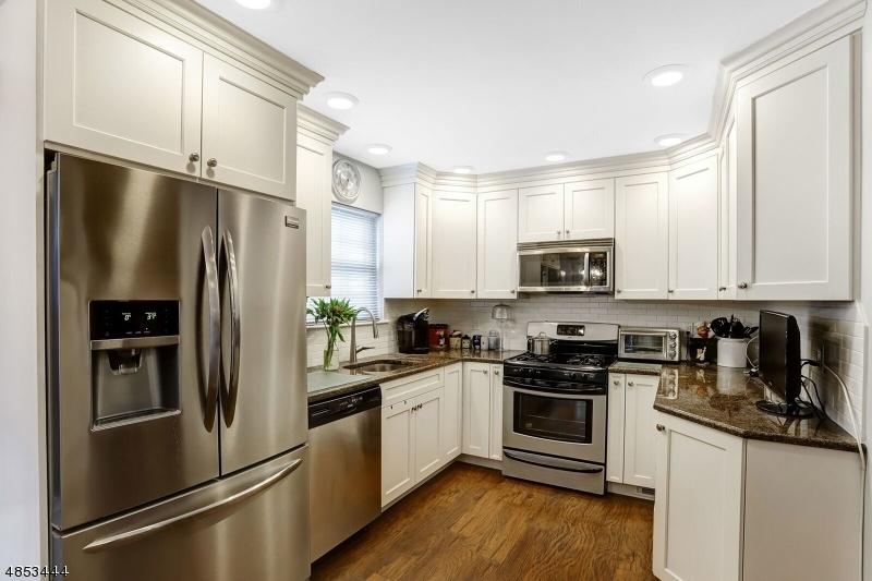1506 Appleton Way - Photo 1