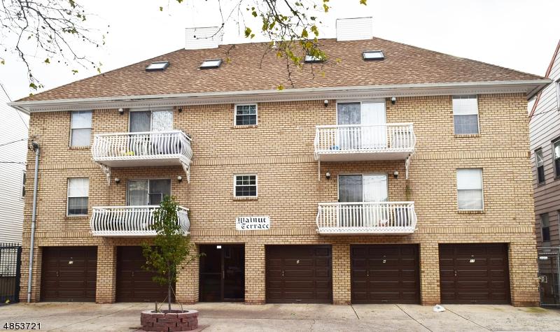 272 Walnut St - Photo 1